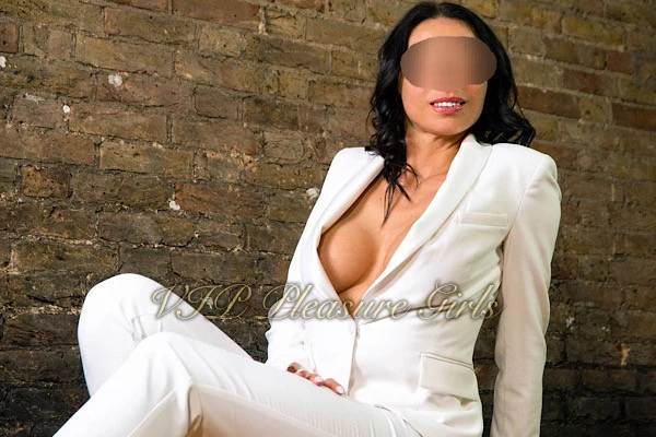Niki London Marble Arch Eastern European Escort