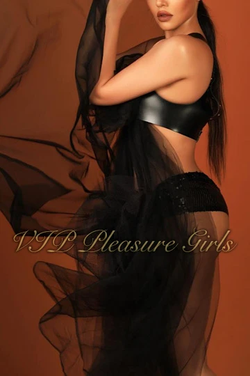 Saanvi London Mayfair British Escort